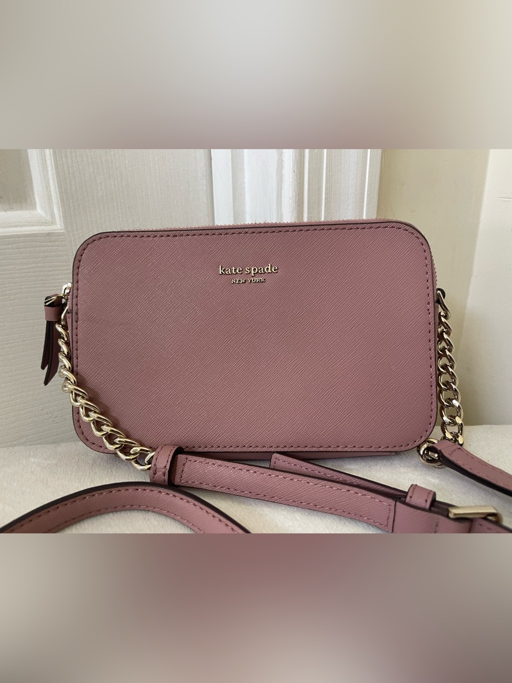 kate spade mauve pink crossbody with gold chain strap
